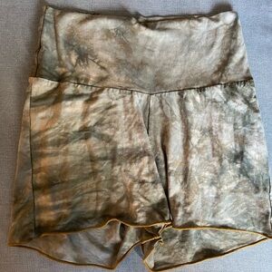 fusion threads collective ruffle shorts